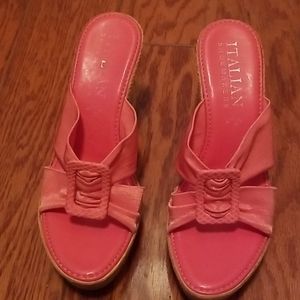 Size 7.5 Italian Shoemaker Coral slip on sandals